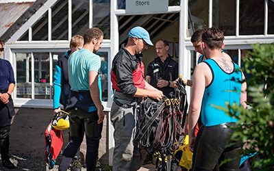 400x250-apprentices-getting-ready